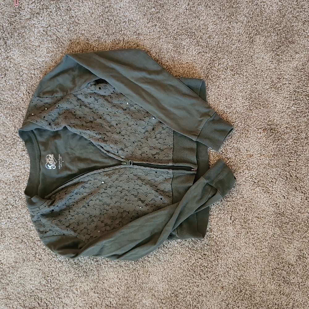 Justice kids size 8 cropped sweater